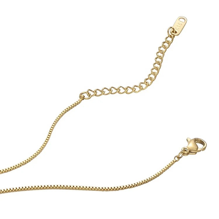 Collier x