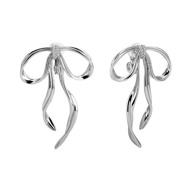 Boucle d’oreille à noeud en métal