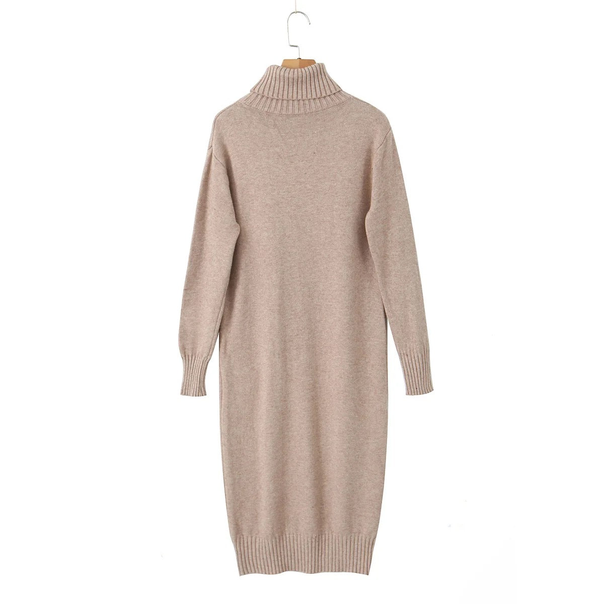 Robe pull à manches longues.