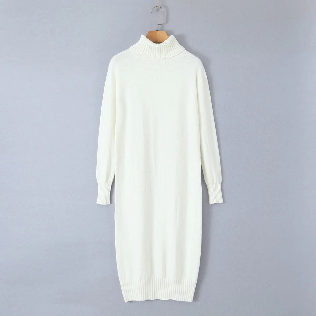 Robe pull à manches longues.