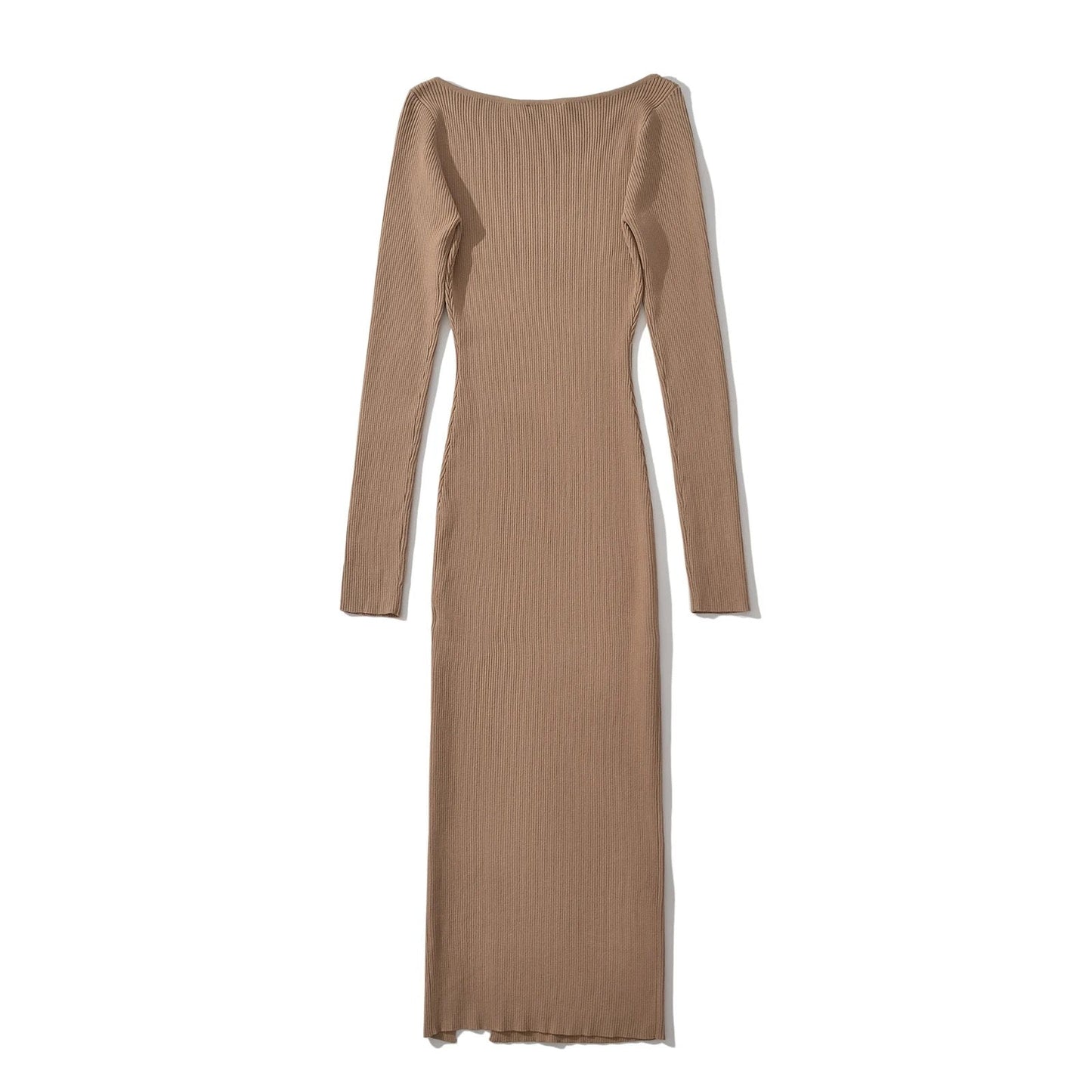 Robe longue manches à fente.
