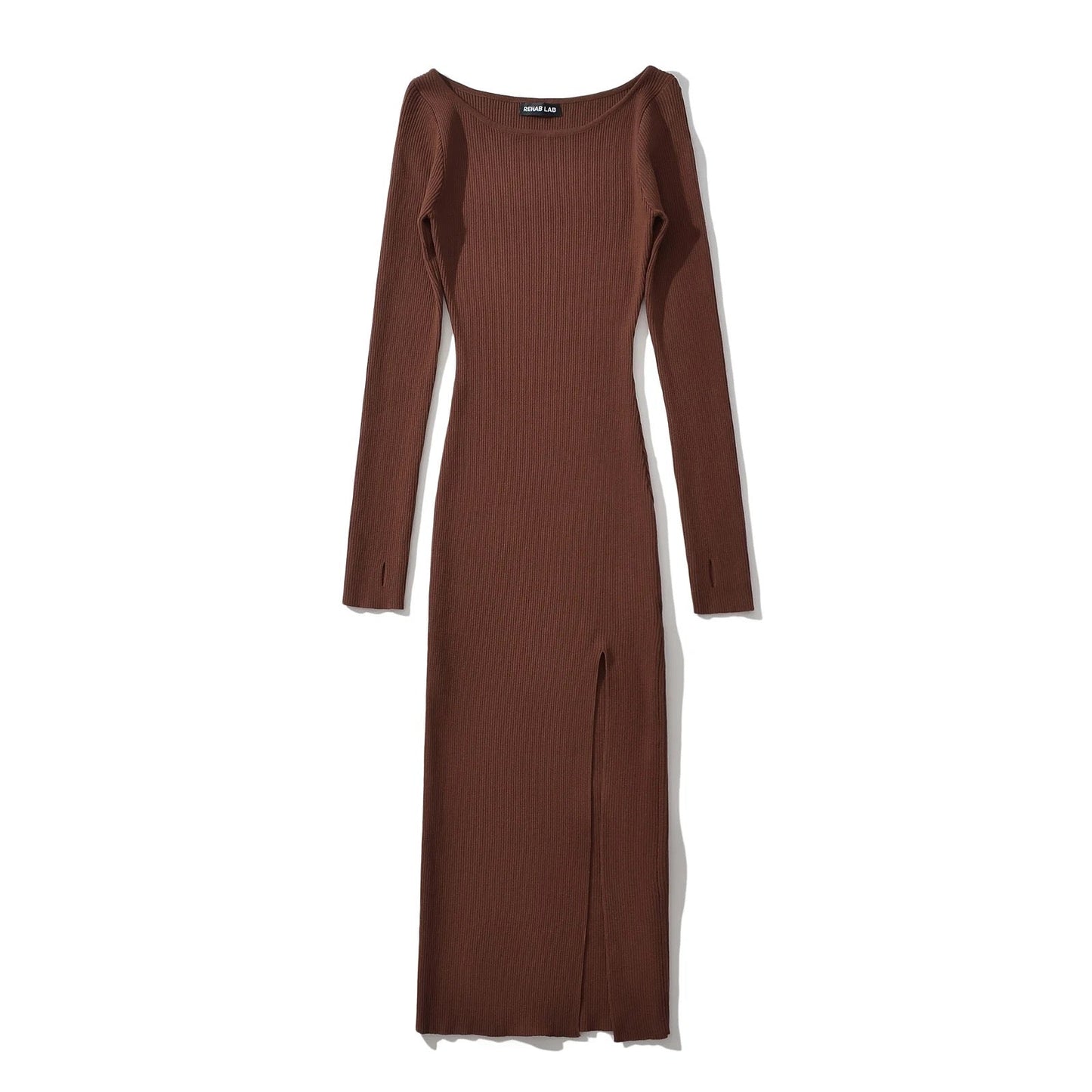 Robe longue manches à fente.