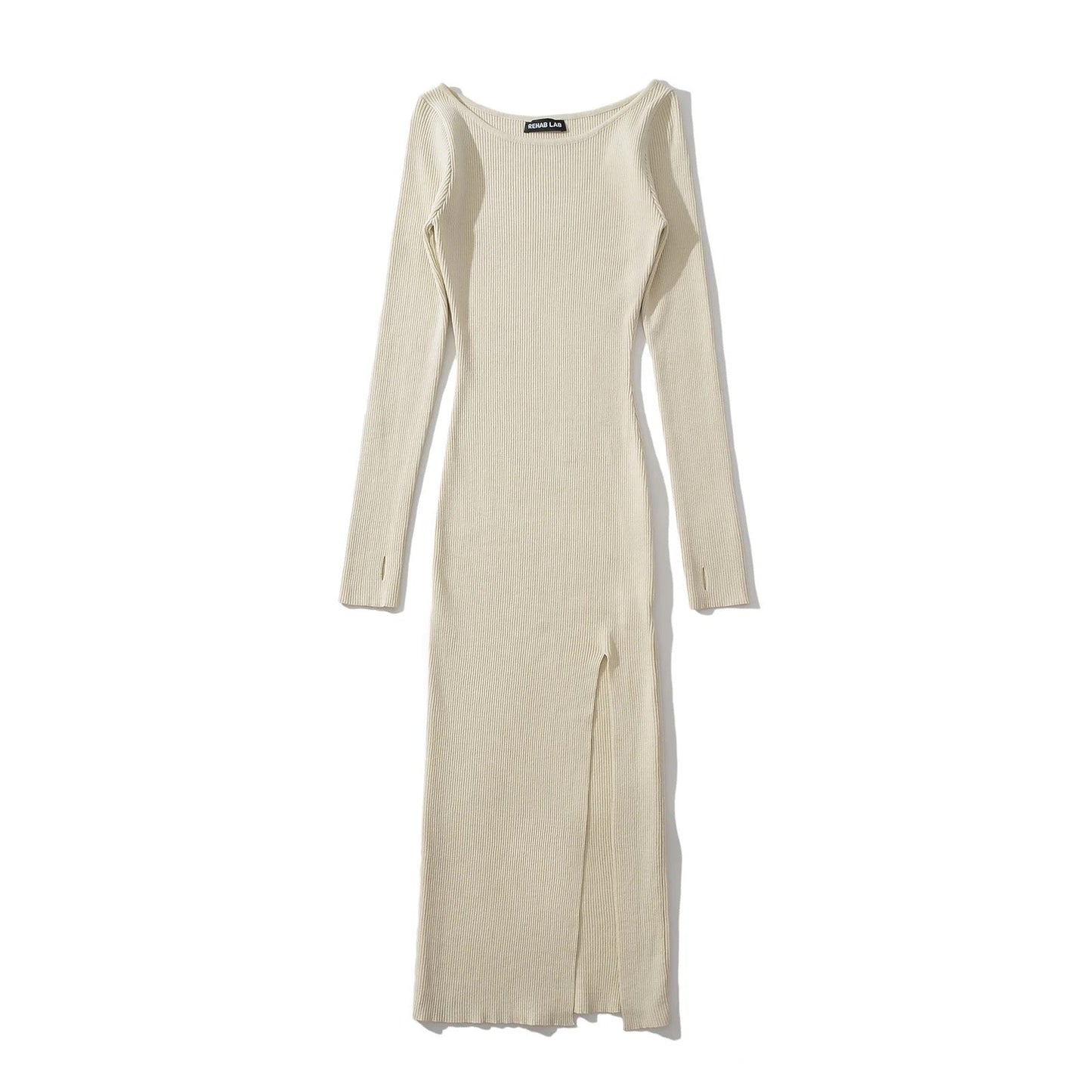 Robe longue manches à fente.